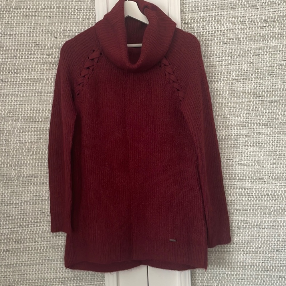 Like new Hollister sweater.